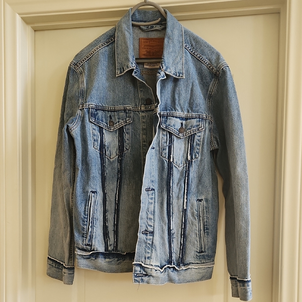 Levi's Blue Lightweight Shirt Jacket with Trucker Style